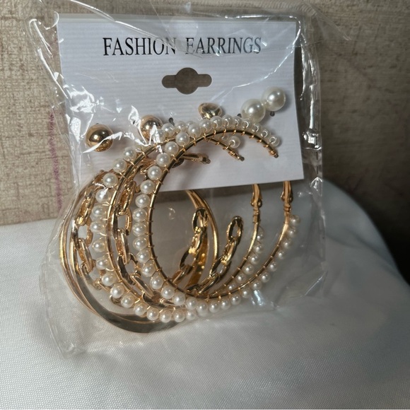 Jewelry - Gold and Pearl Fashion Earrings Set